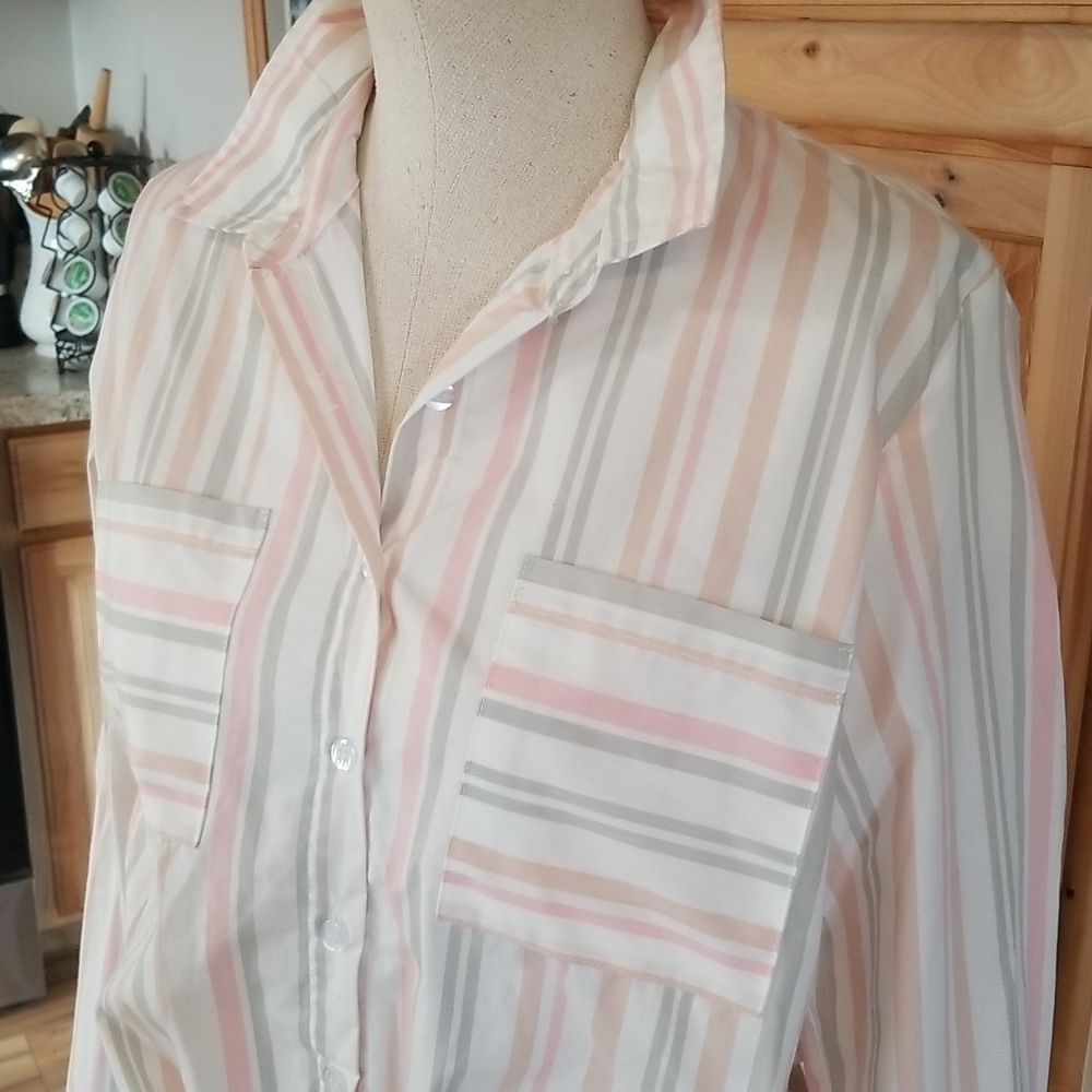 Pink Rose Button Down Size Small - Picture 2 of 5